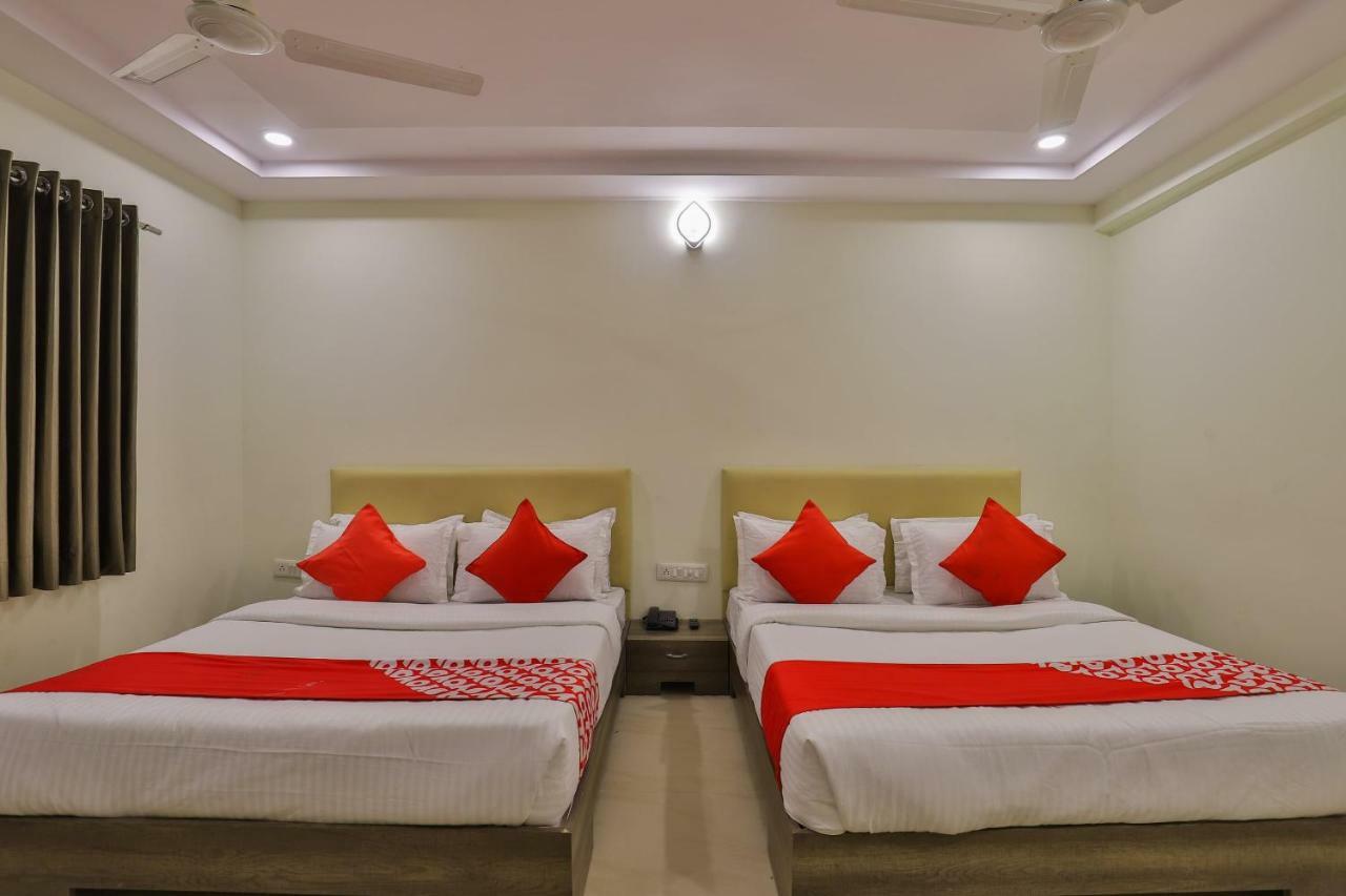 Oyo 26999 Hotel Sg Ахмедабад Екстериор снимка